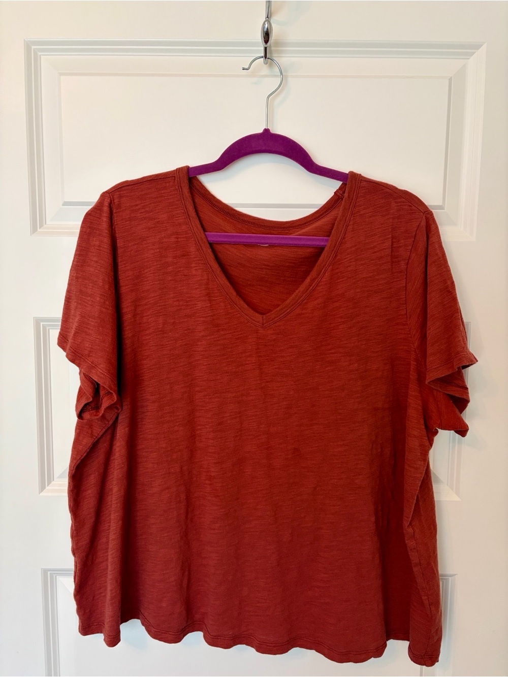Old Navy V-Neck Short Sleeve Tee in Rust